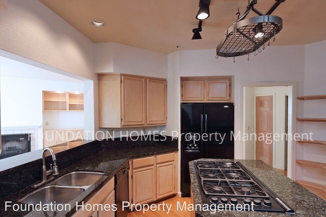 Building Photo - 3 br, 2.5 bath House - 49 Creek View Cir
