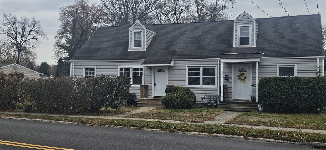 Foto principal - 665 Milford Point Rd