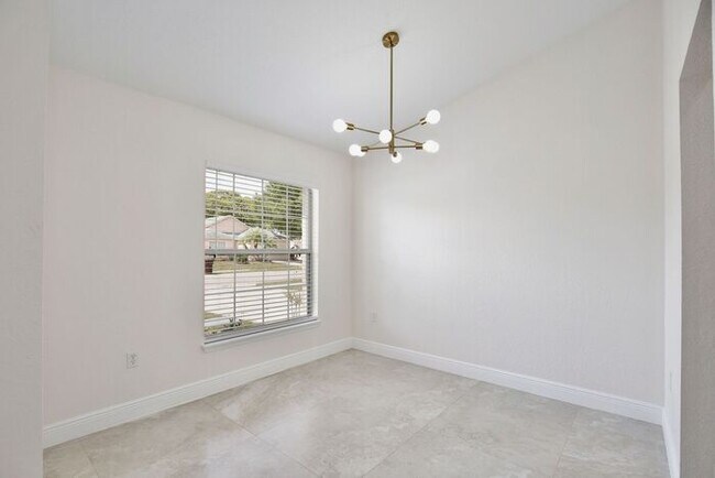 Foto del edificio - Beautiful 3/2 Spacious Home with a covered...