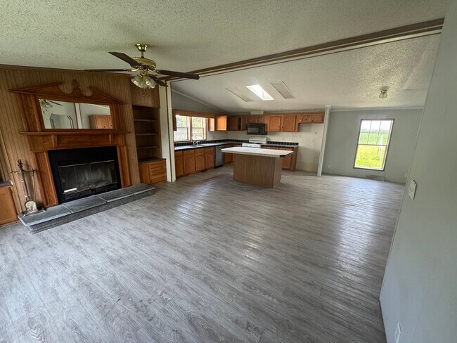 Building Photo - 310 Timberridge Dr E