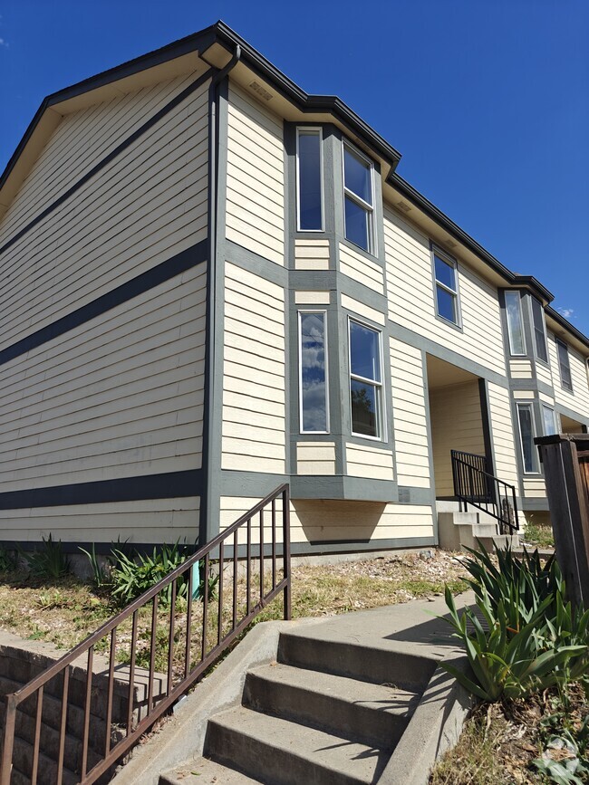 Building Photo - 3130 W 38th Ave