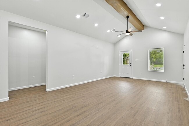 Foto del edificio - 6109 Woodrow St