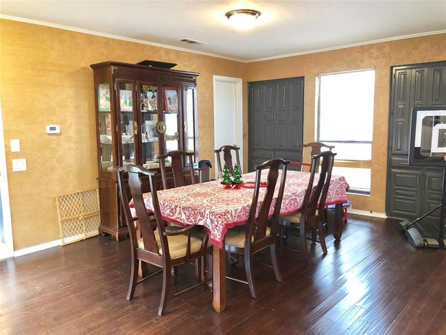 Building Photo - 3800 Leathertop Dr