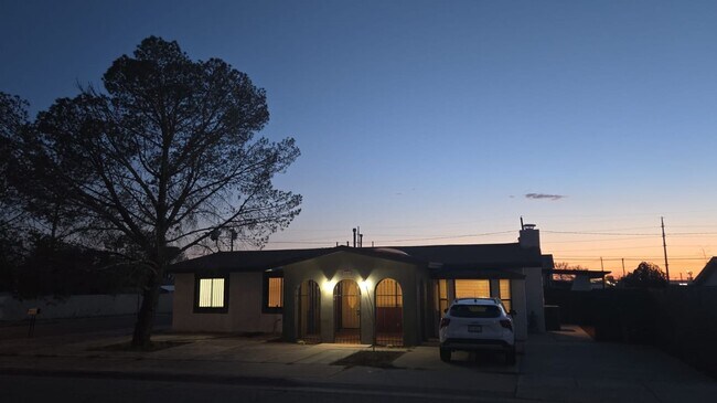 Foto del edificio - HOME FOR RENT IN ANTHONY TEXAS