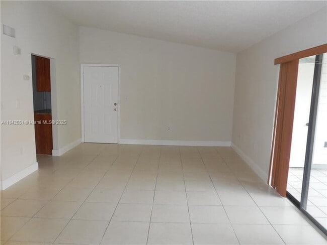 Foto del edificio - 20680 NE 4th Ct