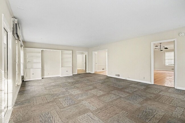 Foto del edificio - Great Emory Area Rental