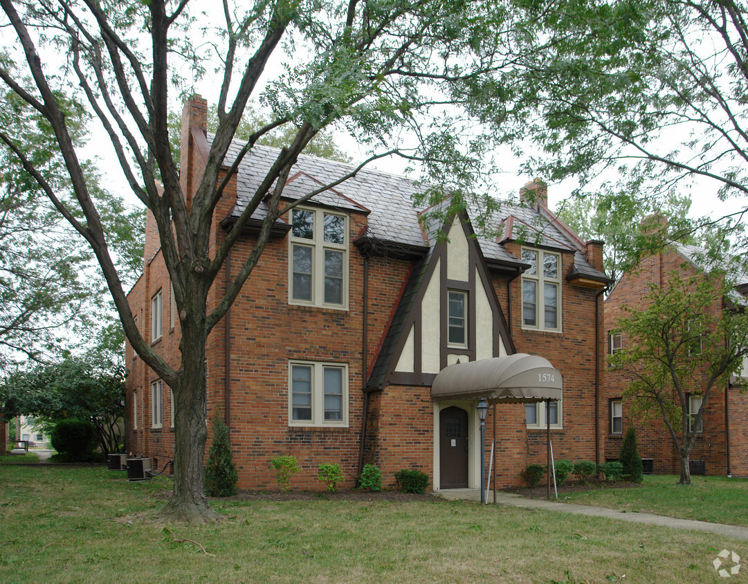 Primary Photo - 1574 Northwest Blvd