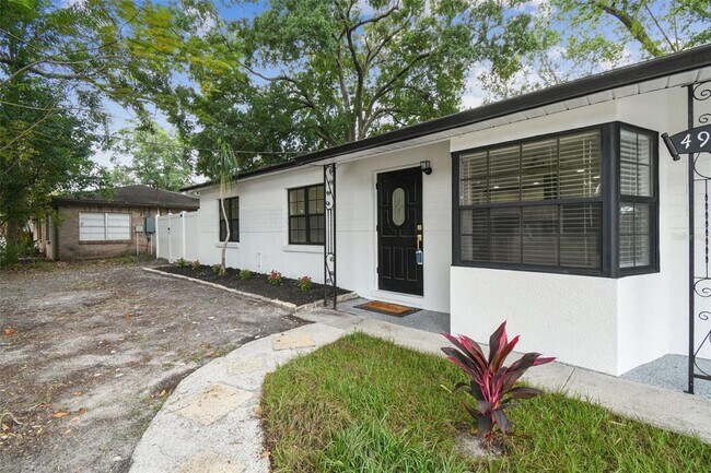 Building Photo - 4910 N Darby Ave