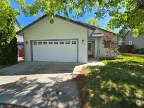 Building Photo - 5042 Canyon Run Dr
