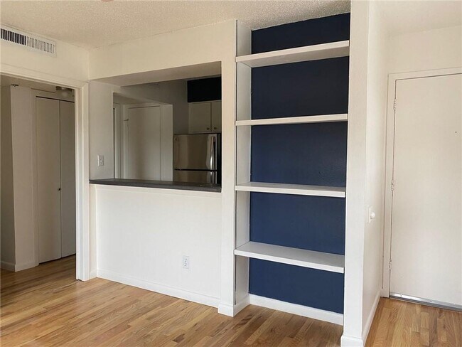 Building Photo - 808 Winflo Dr