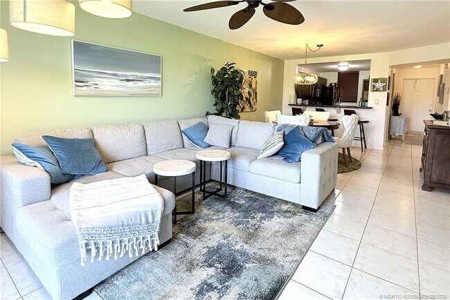 Foto del edificio - 9940 S Ocean Dr