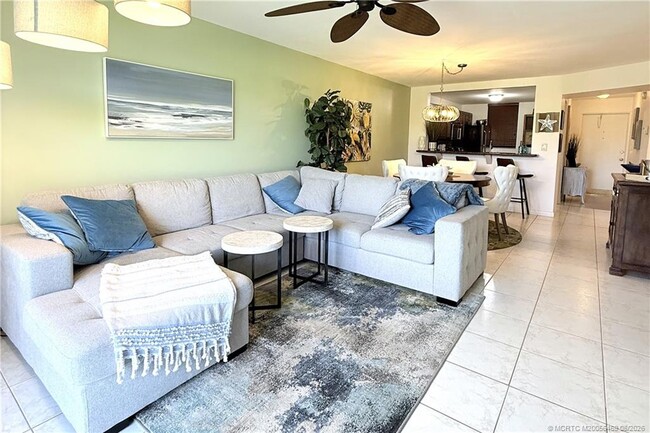Building Photo - 9940 S Ocean Dr