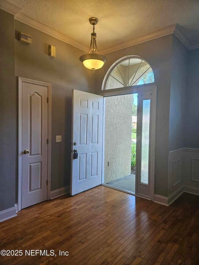 Building Photo - 2338 Cool Springs Dr N