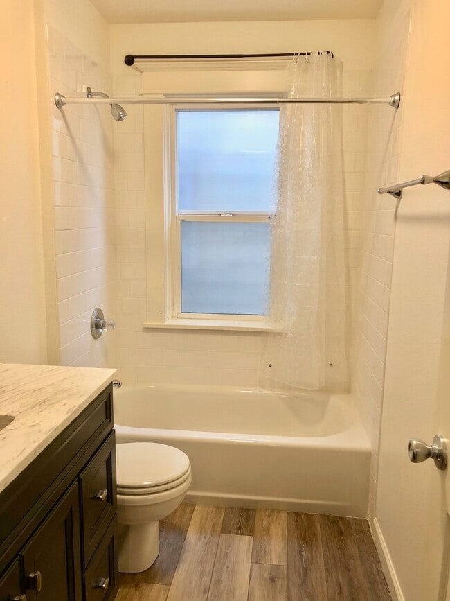 Building Photo - 1 Bedroom in Sellwood
