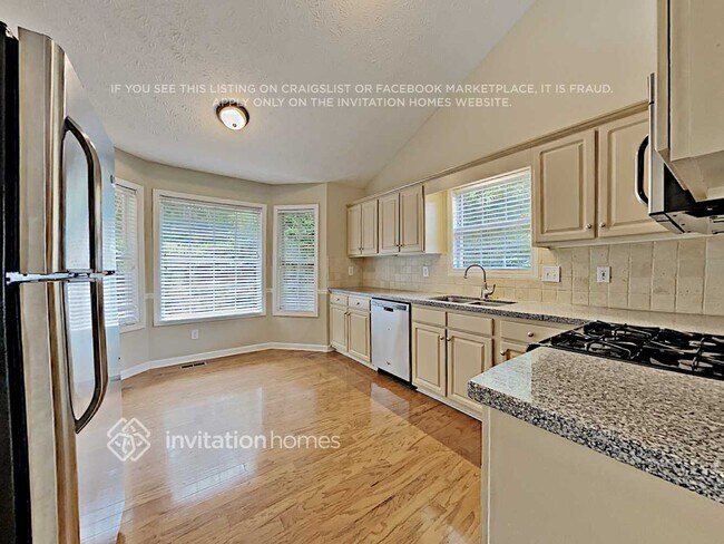 Building Photo - 4030 Mt Vernon Dr