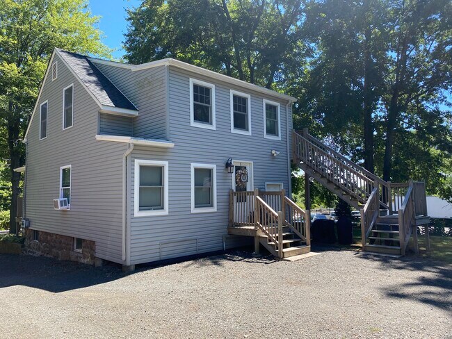 Exterior trasero - 1921 Peck Lane