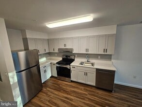 Building Photo - 200 Hamilton Ave