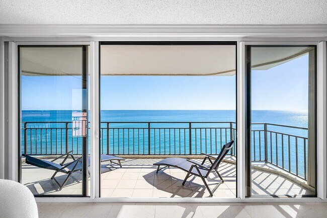 Foto del edificio - 3009 S Ocean Blvd