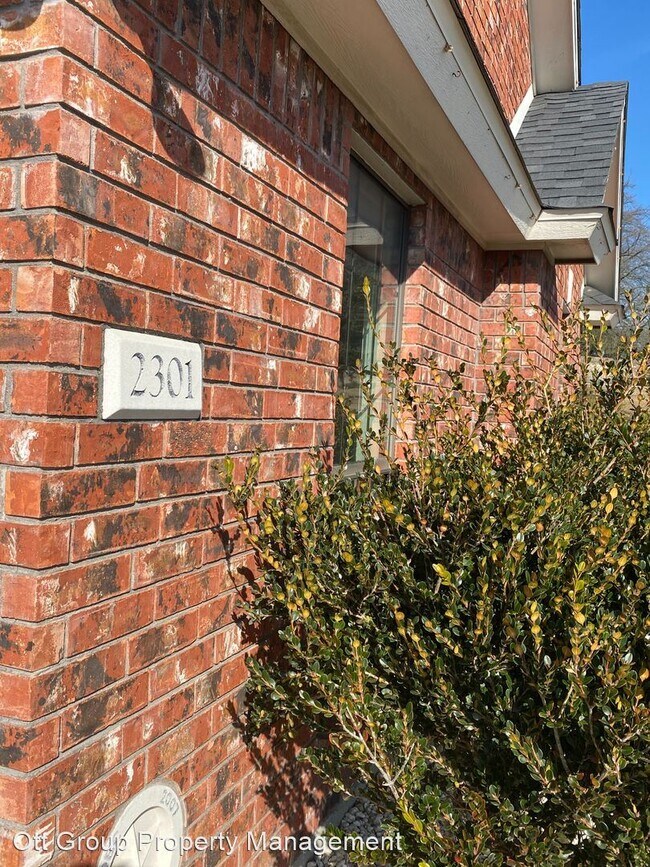 Building Photo - 4 br, 2.5 bath House - 2301 Big Divide Rd
