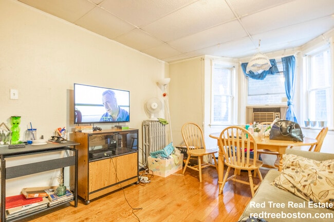 Photo - 28 Monmouth St Apartment