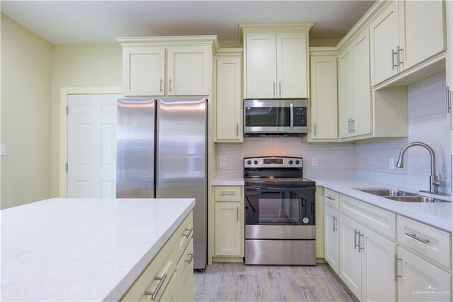 Building Photo - 11 Briggs Rd