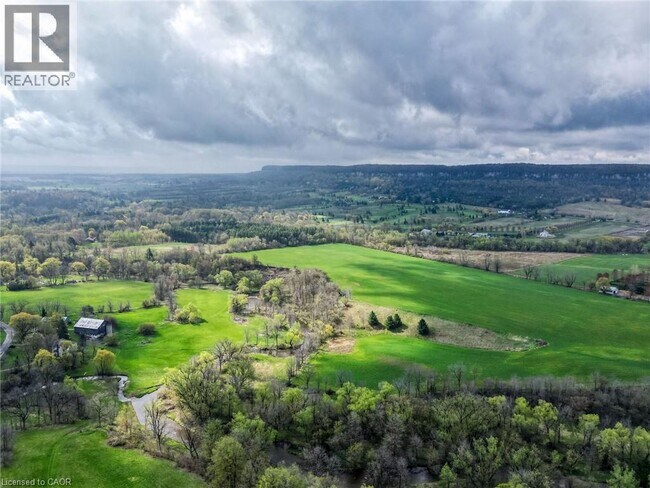 Building Photo - 5638 Appleby Line