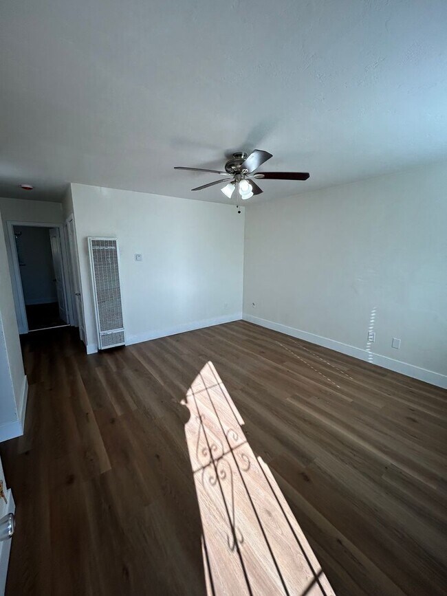 Foto del edificio - 2 Bedroom 1 Bathroom West La Mesa Apartment