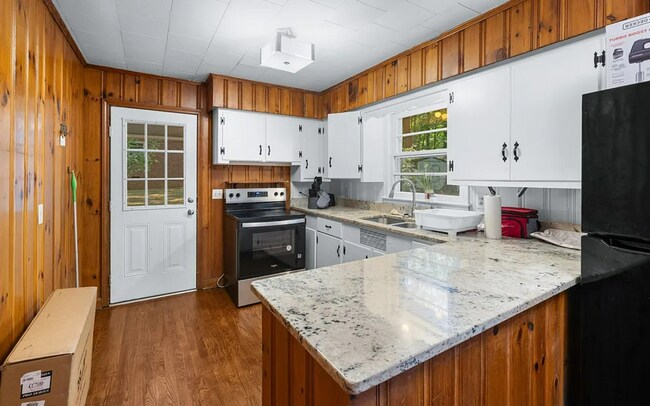Foto del edificio - 3 Bedroom Home Available For Rent - Pendleton