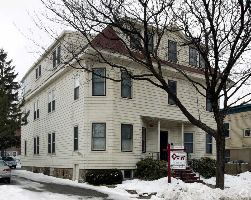 8 Wakefield Ave, Wakefield, MA 01880 Apartments in Wakefield, MA