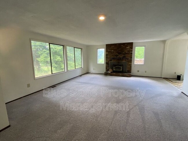 Building Photo - 1384 Chicken Coop Rd