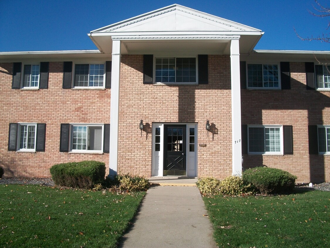 Primary Photo - Webb Drive Apartments