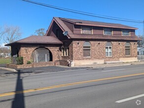 Building Photo - 158 E Maumee Ave