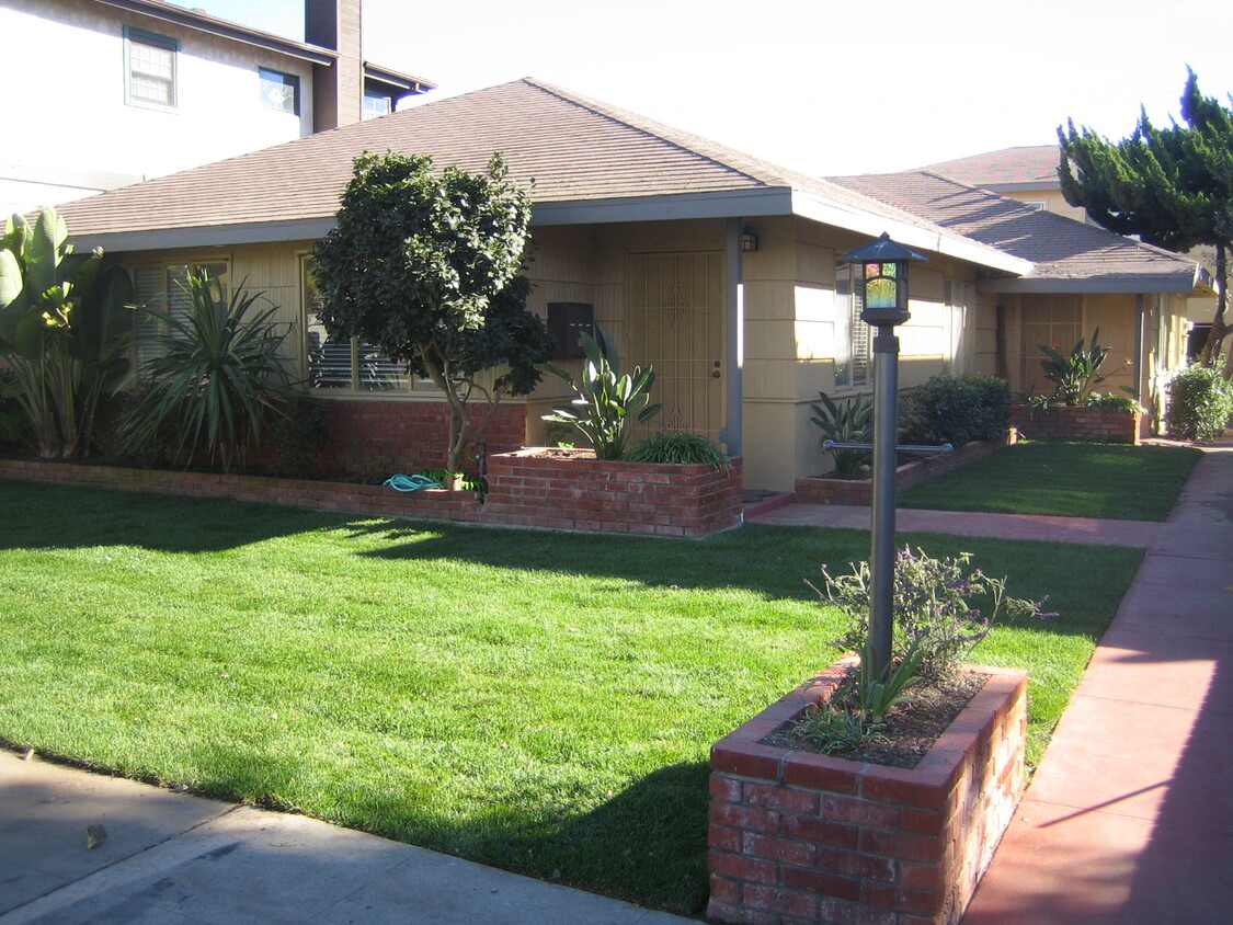 Primary Photo - 1221 Oliver Ave