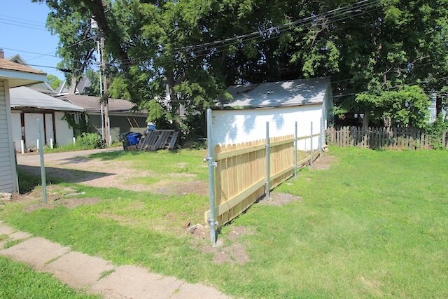 Foto del edificio - 1626 B-C