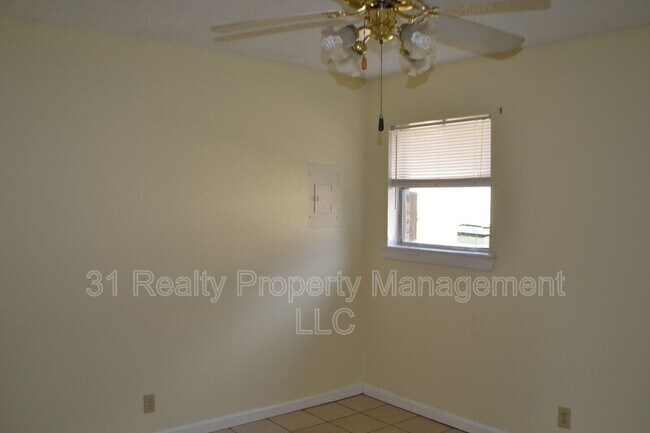 Foto del edificio - 706 Frisco Rd