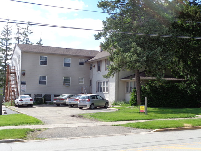 Building Photo - 427 Normal Rd