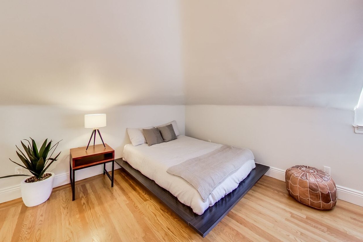 Foto principal - 7 Presidio Ave