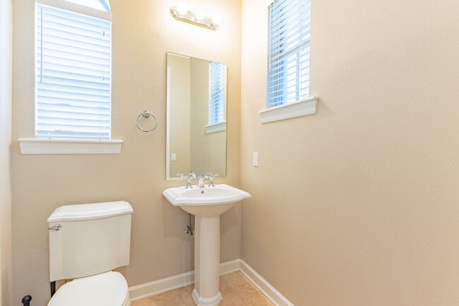 Building Photo - South Tampa 3 Bed / 2 Bath / 1 Car Garage ...