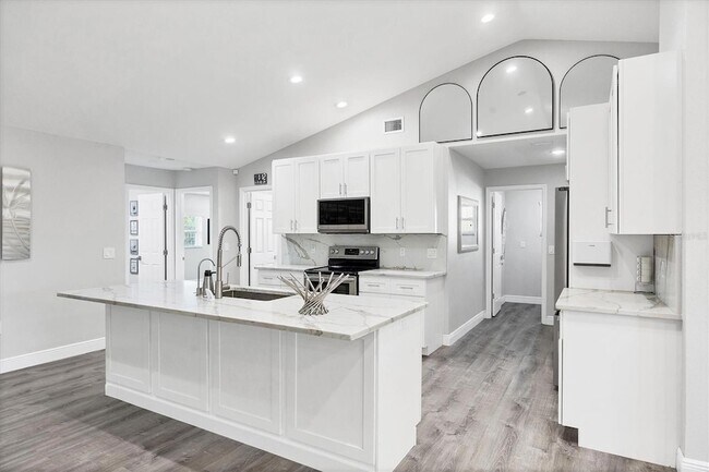 Foto del edificio - 618 Eastpointe Ct