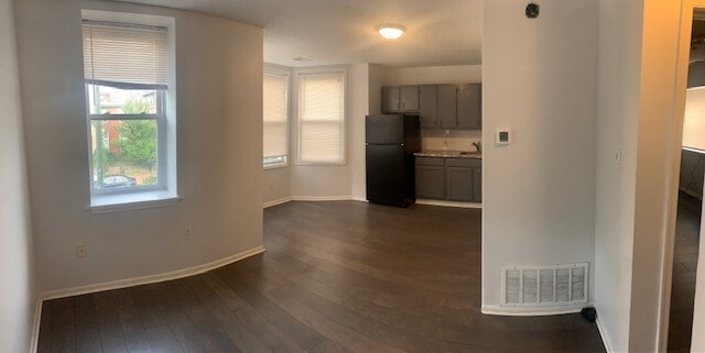 Common Area - 3830 Lancaster Ave