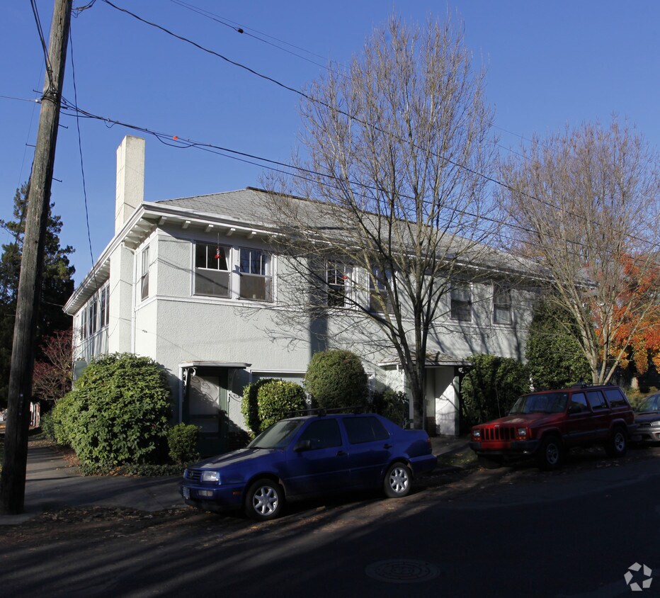 Building Photo - 335 SE 16TH Ave