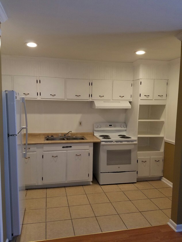 708 Maysville Rd NE Unit 5, Huntsville, AL 35801 Apartment for Rent in Huntsville, AL