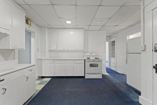 Building Photo - 16 Grand Blvd