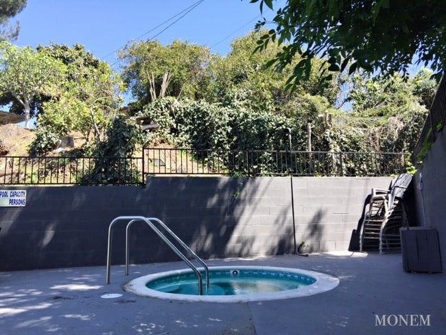 Foto del edificio - 4124 N Eagle Rock Blvd