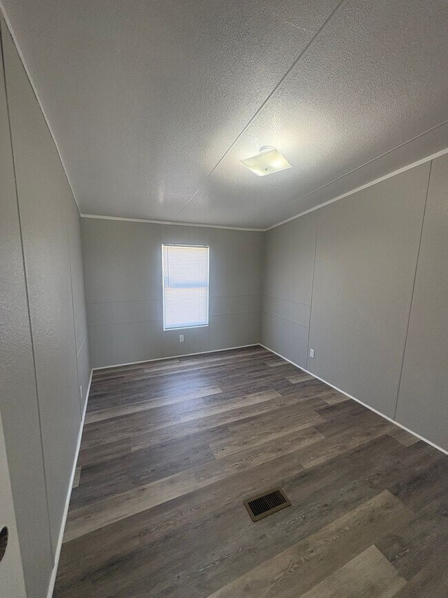 Foto del edificio - 4 Bed/2 Bath Mobile Home