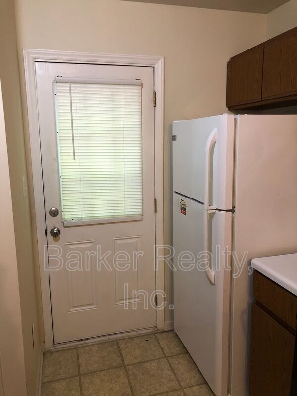 Building Photo - 4929 Coral Ridge Ct