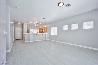 Building Photo - 705 Trixis Pl