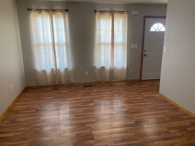 Foto del edificio - 1253 Shumate Rd N