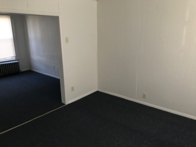 Building Photo - 738 Campbell Ave