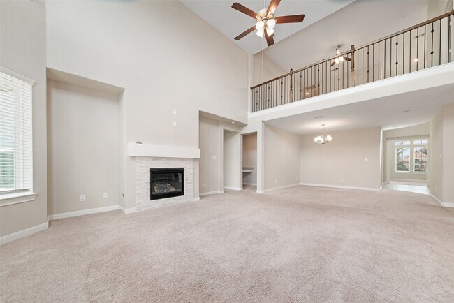 Foto del edificio - 1984 Highland Meadows Dr